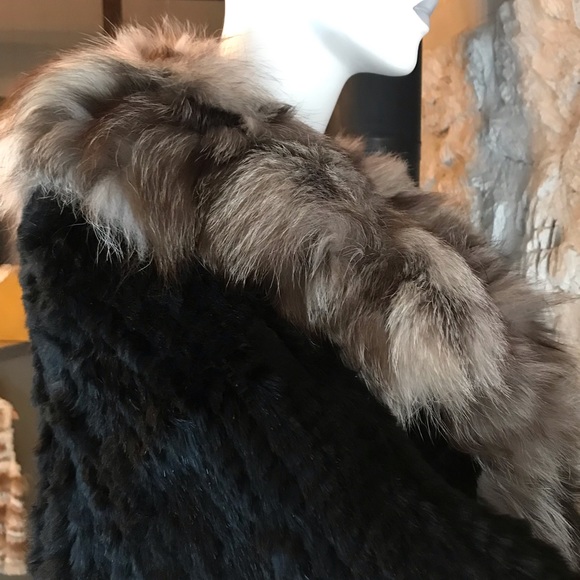 Natural Rabbit fur cloak - Picture 3 of 10